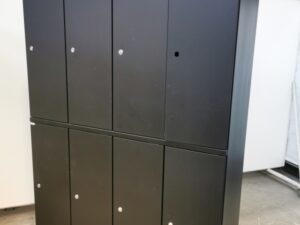 Garderobenschrank Spind mit 8 & 4 Abteilen geschlossen ohne Schlüssel