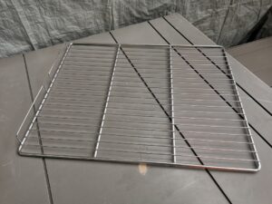Edelstahl-GN-Roste 2/1 - 24 Stück + 4 mit Schienen