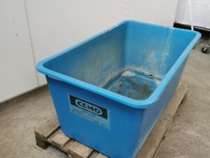 Rechteckbehälter mit Einschraubgewinde 300 L GFK - blau